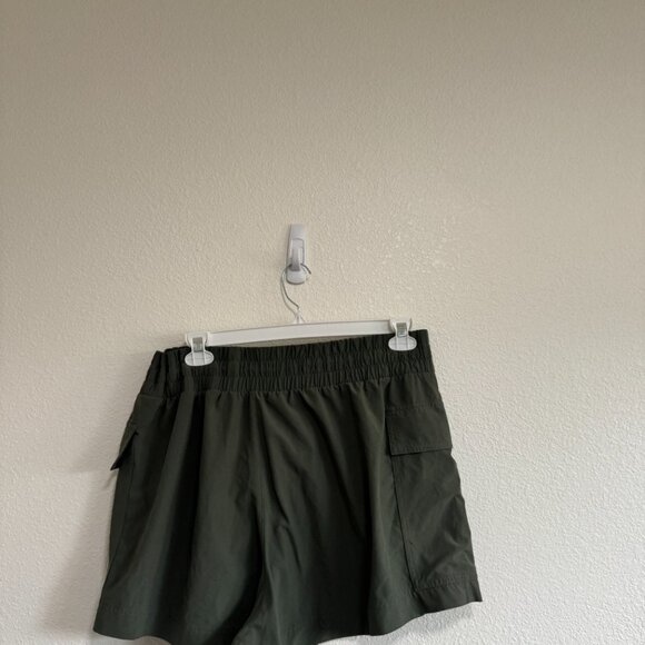 Abercrombie and Fitch Traveler Shorts with Cargo Pockets in Army Green XL - Picture 7 of 12